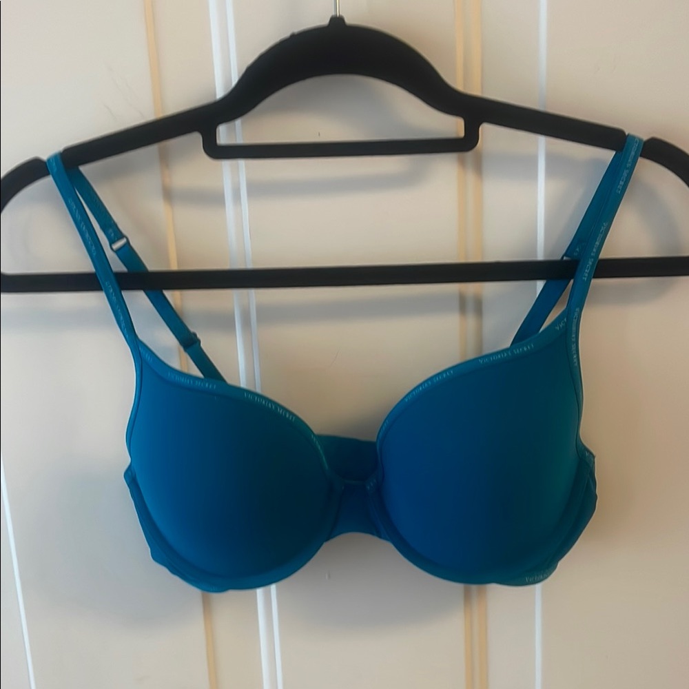 Victoria’s Secret T Shirt Bra Size 34C